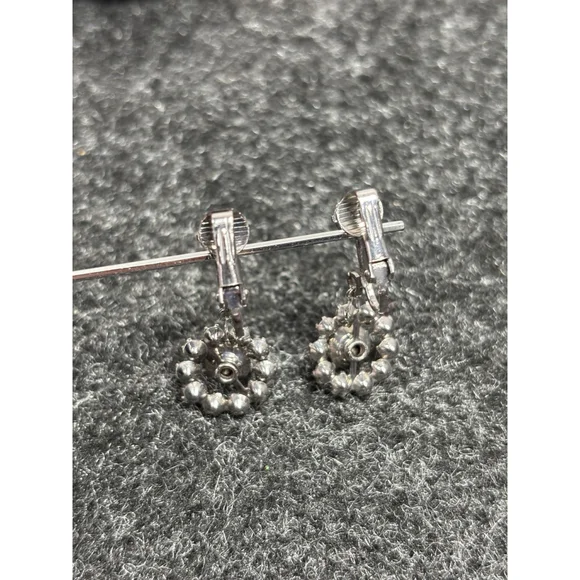 VINTAGE SILVERTONE CRYSTALS FLORAL BROOCH PIN with clip on earrings - Picture 9 of 13